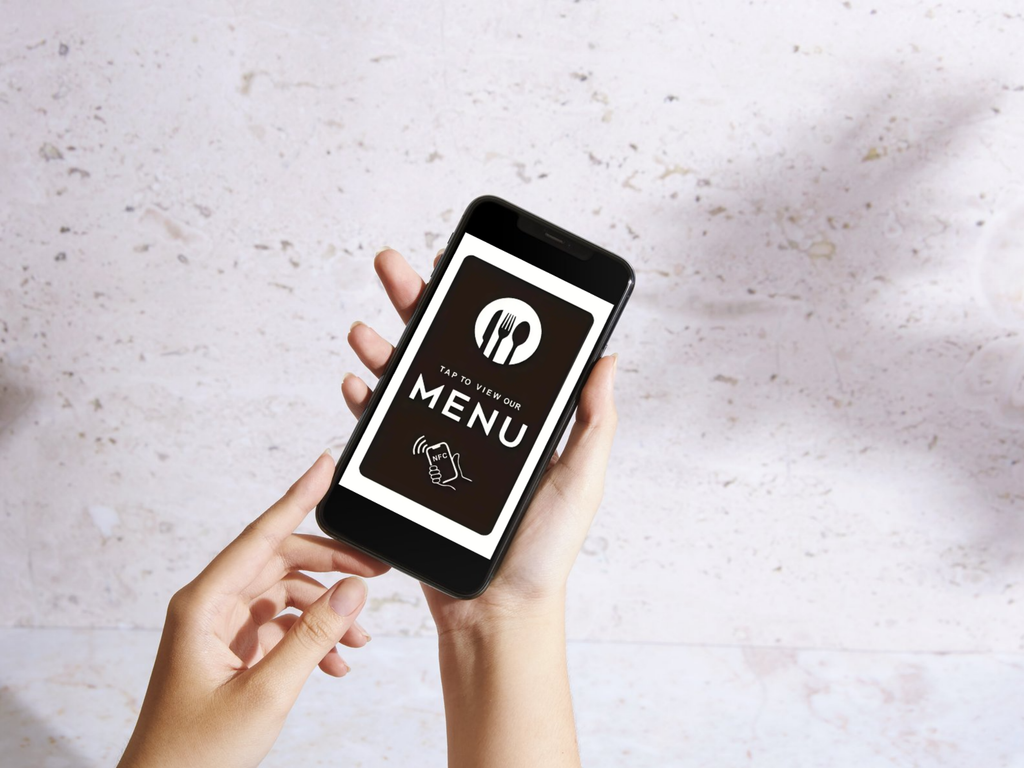 NFC Digitale Menukaart – “Tap to View Our MENU” – 2‑pack Zwart, (1+1 Gratis)