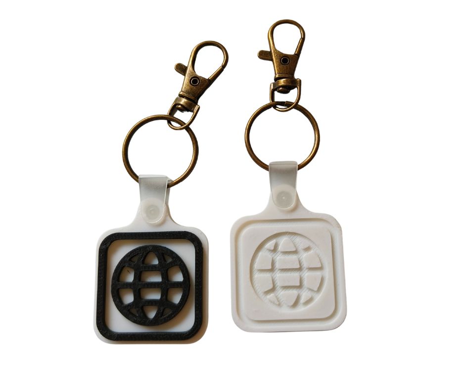 Website NFC-sleutelhanger met wereldbol icoon – 3D sleutelhanger naar jouw website